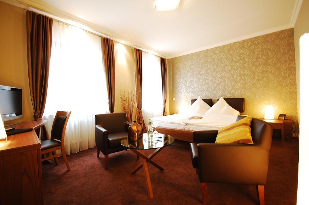 Hotel Binz Bernkastel-Kues Δωμάτιο φωτογραφία